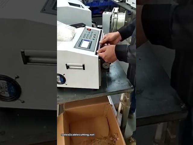 Automatic Computer Wire Stripping Machine with Transmission Belt Cutting and Electronic Sheathing