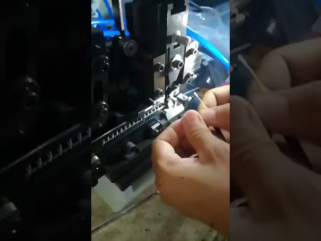 Straight Mold Terminal Crimping Machine for Thin Multi-Core Shielded Cable Single Peeling Crimper