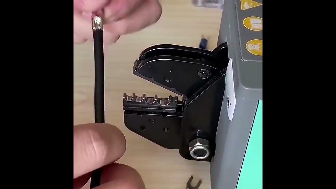 Pneumatic Terminal Crimping Machine for Ferrules and Automotive Wiring Harness