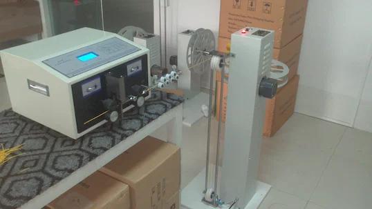 Máquina Automática de Alimentação de Fios WPM-9040 Thumb